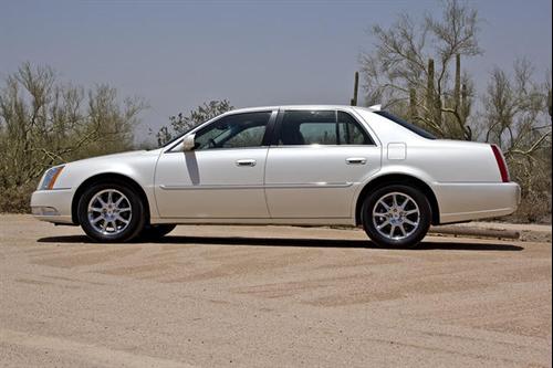 Cadillac DTS 2011 photo 4