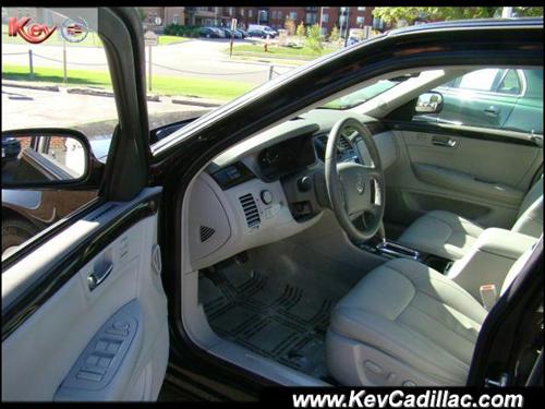 Cadillac DTS 2011 photo 5