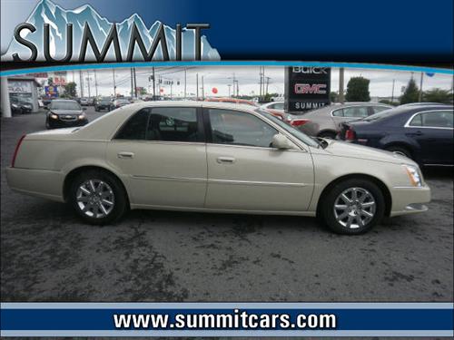 Cadillac DTS 2011 photo 1