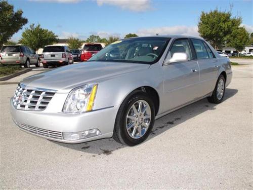 Cadillac DTS 2011 photo 1