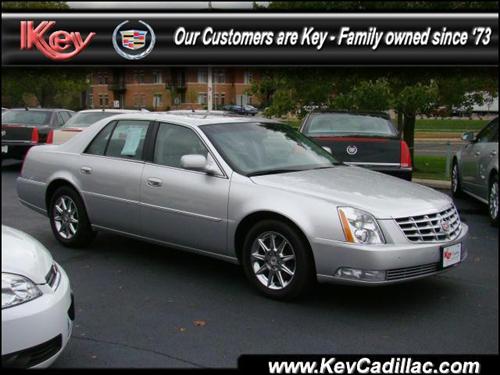 Cadillac DTS 2011 photo 1