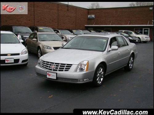 Cadillac DTS 2011 photo 3