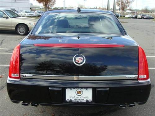 Cadillac DTS 2011 photo 3