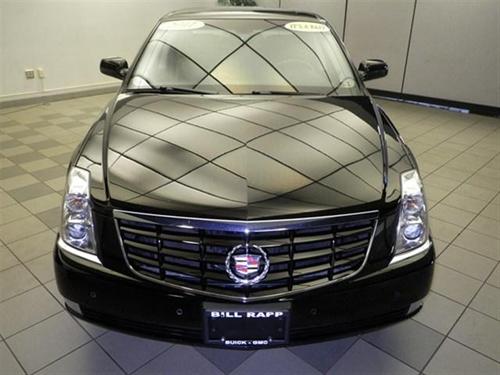 Cadillac DTS 2011 photo 3