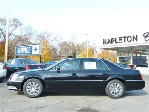 Cadillac DTS 2011 photo 1