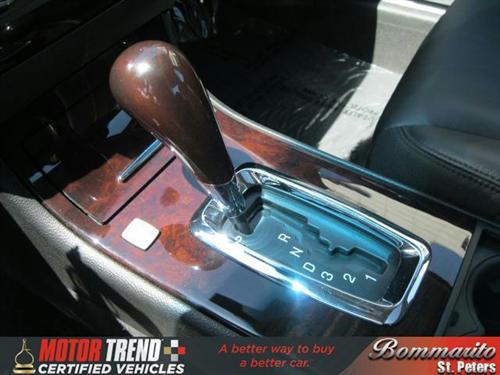 Cadillac DTS 2011 photo 2