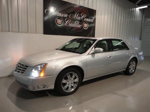 Cadillac DTS 2011 photo 1