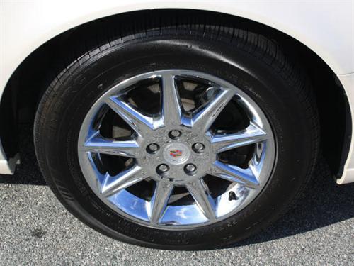 Cadillac DTS 2011 photo 1