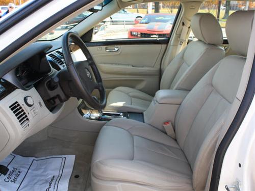 Cadillac DTS 2011 photo 2