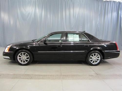 Cadillac DTS 2011 photo 3