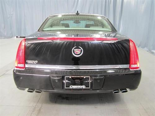 Cadillac DTS 2011 photo 4