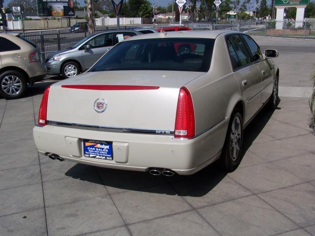 Cadillac DTS 2011 photo 5