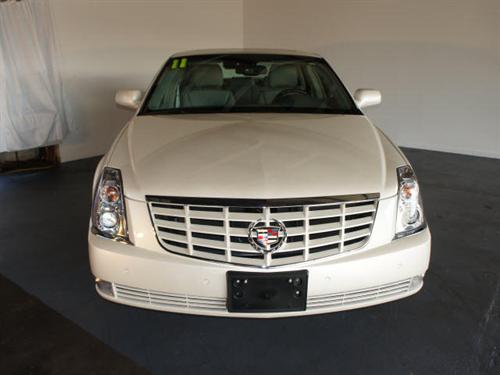 Cadillac DTS 2011 photo 1
