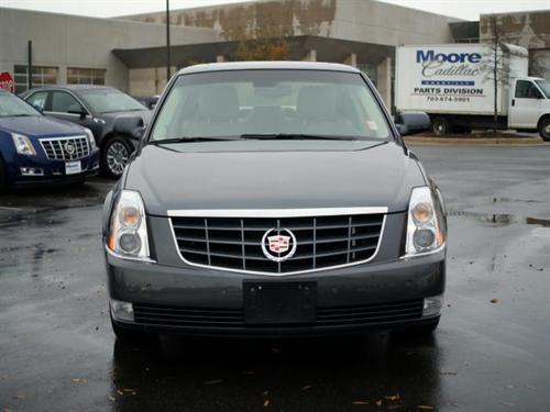 Cadillac DTS 2011 photo 2