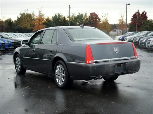Cadillac DTS 2011 photo 5