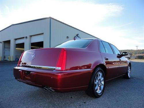 Cadillac DTS 2011 photo 4