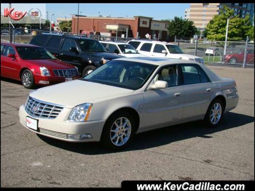 Cadillac DTS 2011 photo 3