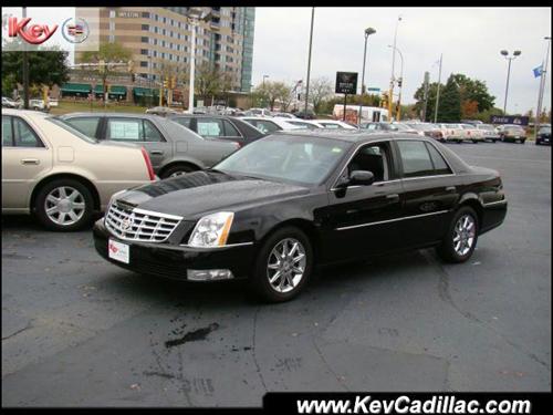Cadillac DTS 2011 photo 1