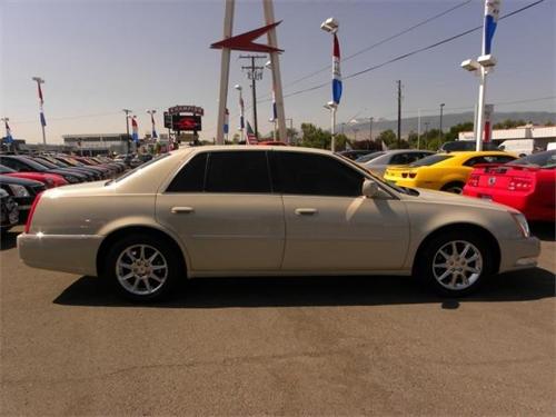 Cadillac DTS 2011 photo 2