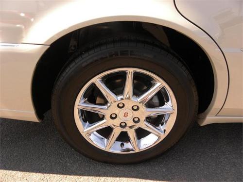 Cadillac DTS 2011 photo 3