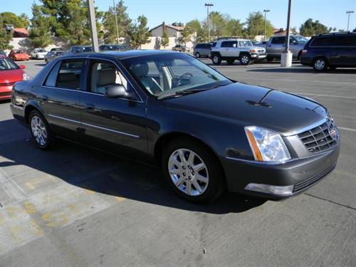 Cadillac DTS 2011 photo 1