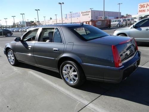 Cadillac DTS 2011 photo 3