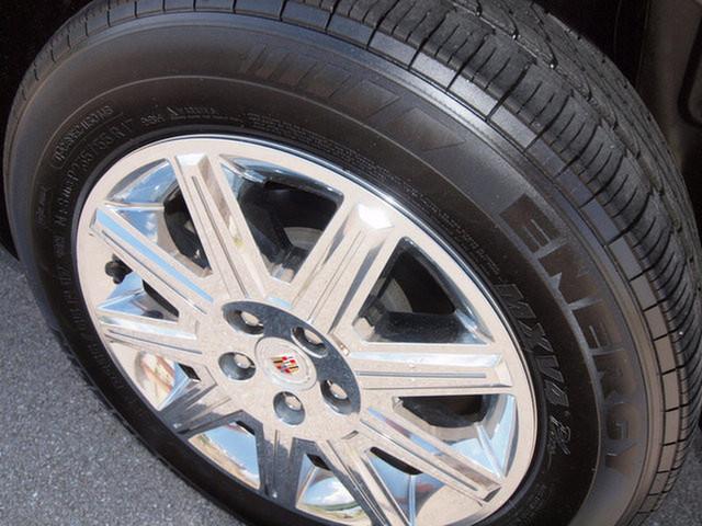 Cadillac DTS 2011 photo 4