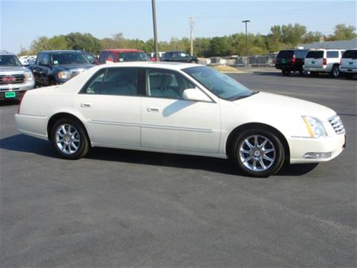 Cadillac DTS 2011 photo 3