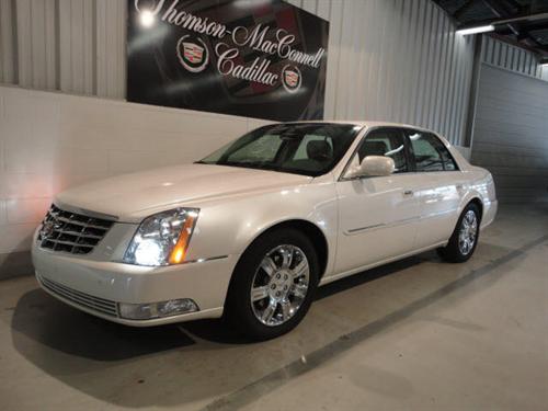 Cadillac DTS 2011 photo 1