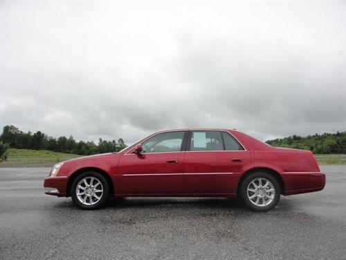 Cadillac DTS 2011 photo 1