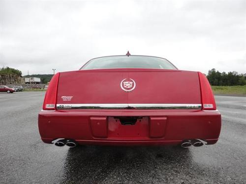 Cadillac DTS 2011 photo 3