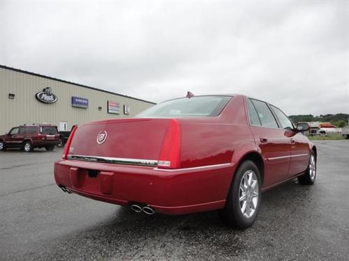 Cadillac DTS 2011 photo 4