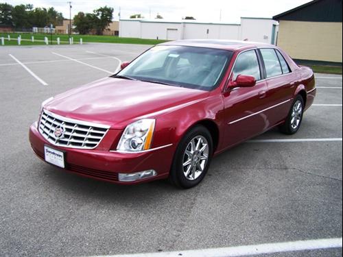 Cadillac DTS 2011 photo 1