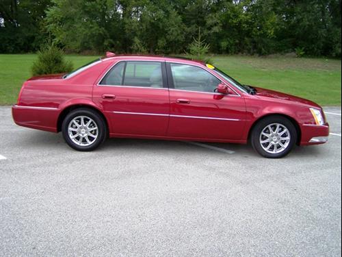 Cadillac DTS 2011 photo 3