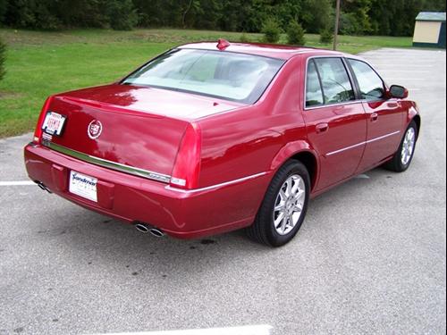 Cadillac DTS 2011 photo 5