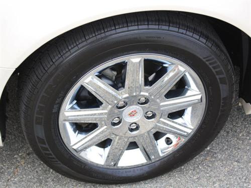 Cadillac DTS 2011 photo 1