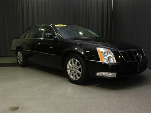 Cadillac DTS 2011 photo 1