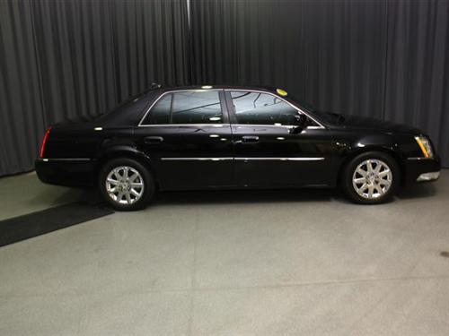 Cadillac DTS 2011 photo 2