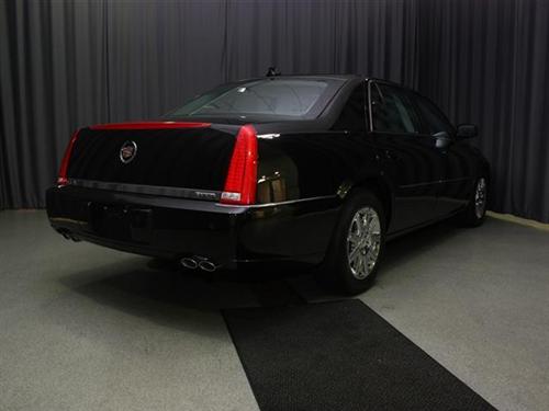 Cadillac DTS 2011 photo 4