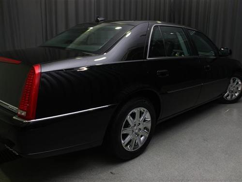 Cadillac DTS 2011 photo 5