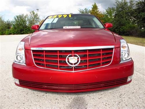 Cadillac DTS 2011 photo 1