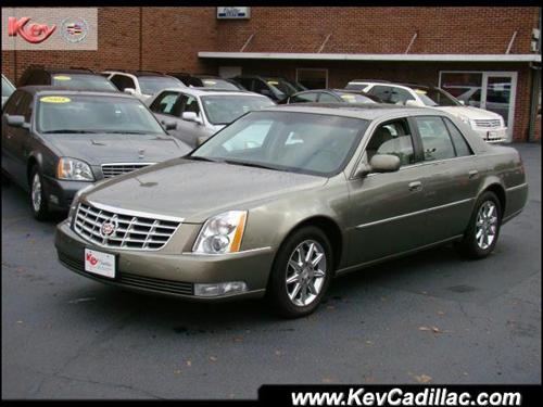 Cadillac DTS 2011 photo 3