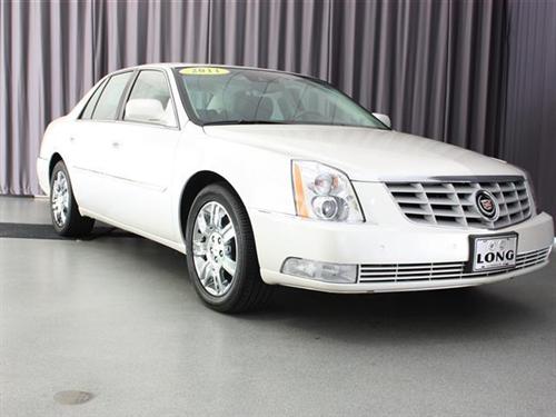 Cadillac DTS 2011 photo 1