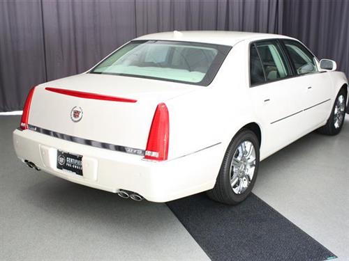 Cadillac DTS 2011 photo 3