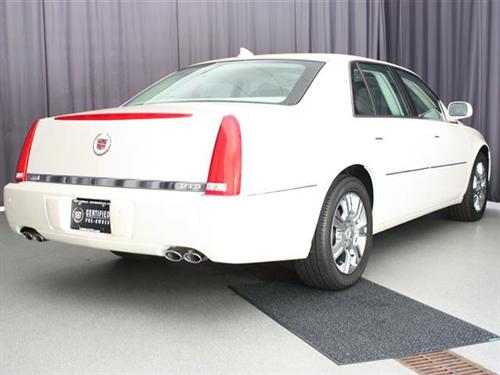 Cadillac DTS 2011 photo 4