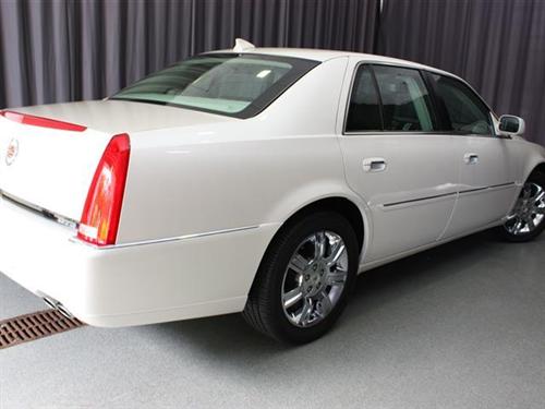 Cadillac DTS 2011 photo 5