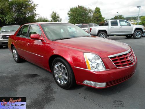 Cadillac DTS 2011 photo 1