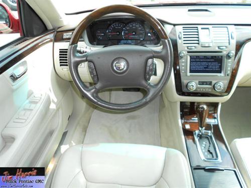 Cadillac DTS 2011 photo 5