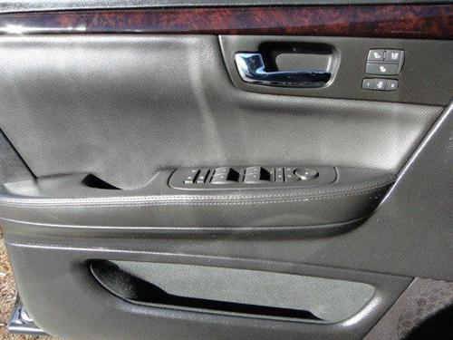 Cadillac DTS 2011 photo 2