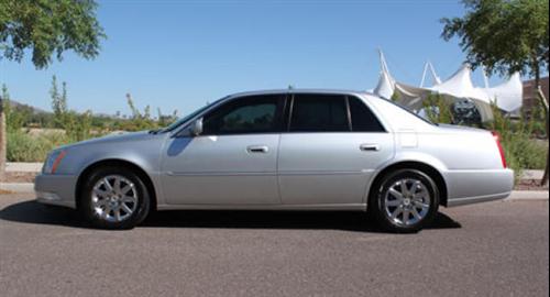 Cadillac DTS 2011 photo 3